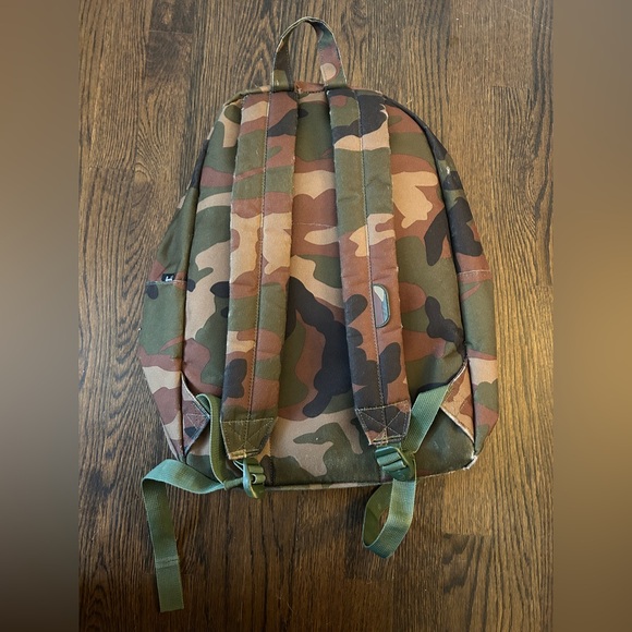 Herschel Supply Co Camo Backpack- SEE PICS - Picture 4 of 5